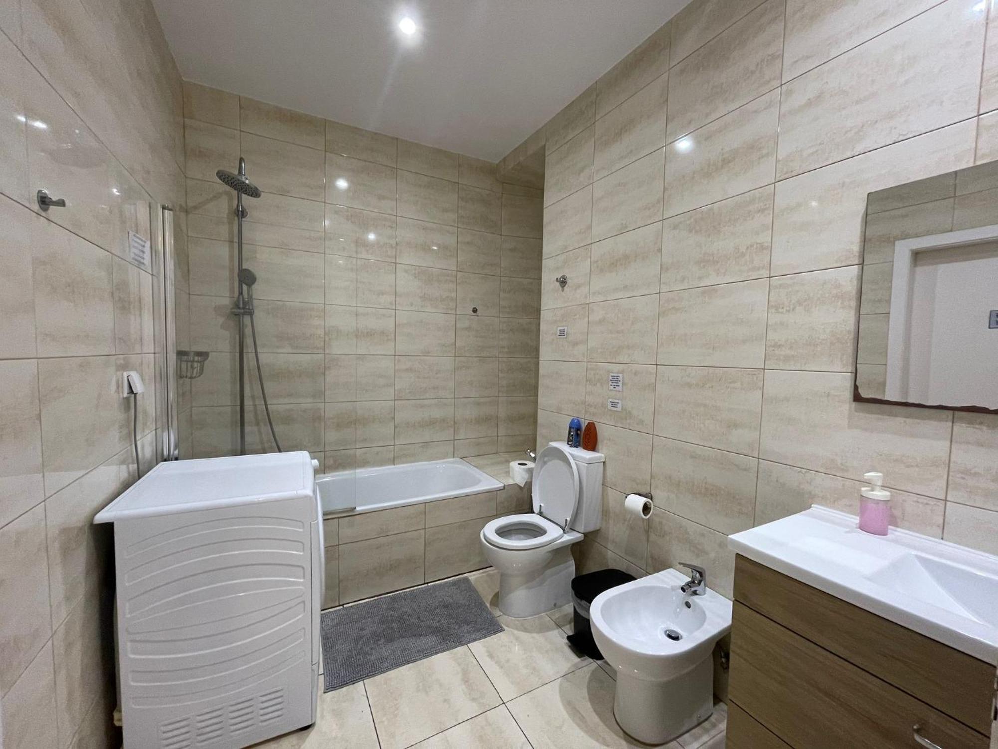 Embassy Arriaga Private Elegance Rooms In Stylish Shared Apartment Лісабон Екстер'єр фото